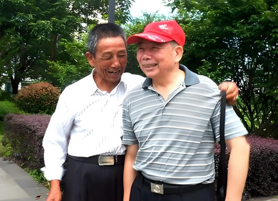 成功帮助委托人寻找已失去联系多年的老同学
